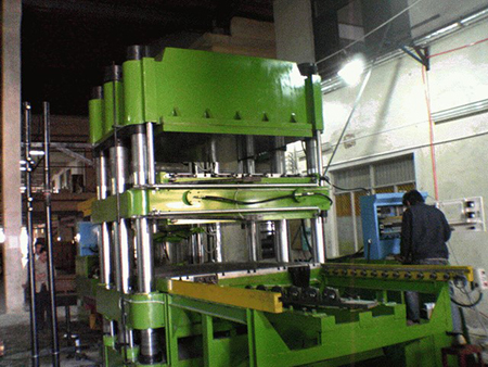 Máquina de moldeo de compresión al vacío de caucho 1600T